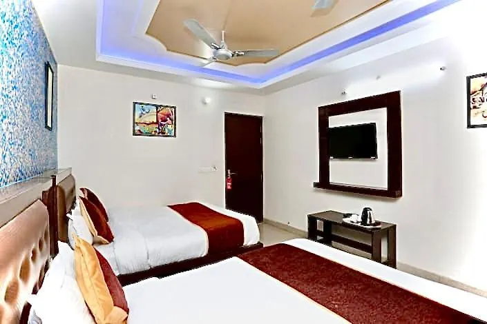 Hotel Blue Bird By Br Agra  3*, Agra (Uttar Pradesh)