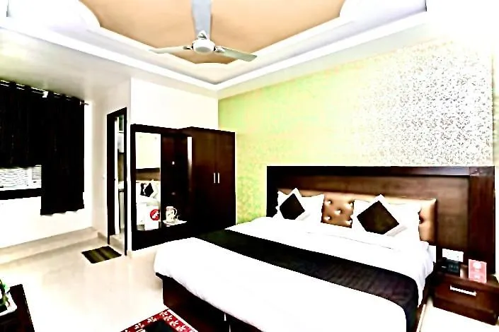 Hotel Blue Bird By Br Agra  Agra (Uttar Pradesh)