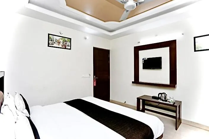 ***  Hotel Blue Bird By Br Agra  India